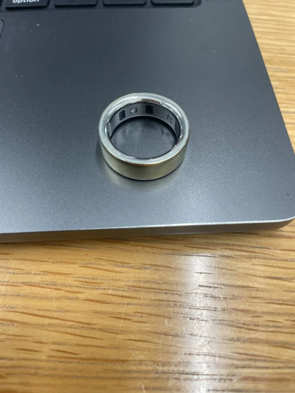 Oura Ring 4 - Gold Size 9